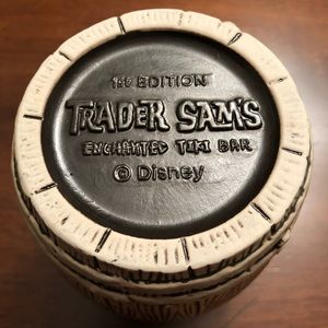 Disney Trader Sam's Shipwreck Rum Barrel Mug 1st Edition